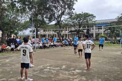 TRƯỜNG THCS ĐỨC HÒA TỔ CHỨC CÂU LẠC BỘ TDTT